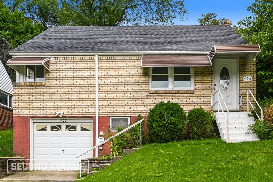 Primary Photo - 705 Churchill Ave
