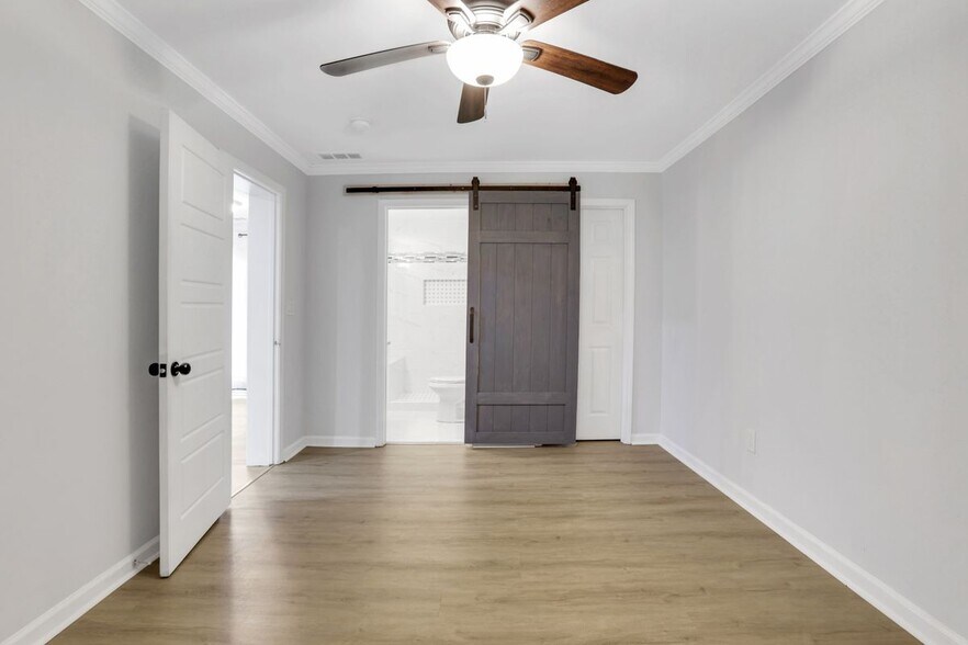 Building Photo - 3436 Pinehill Dr