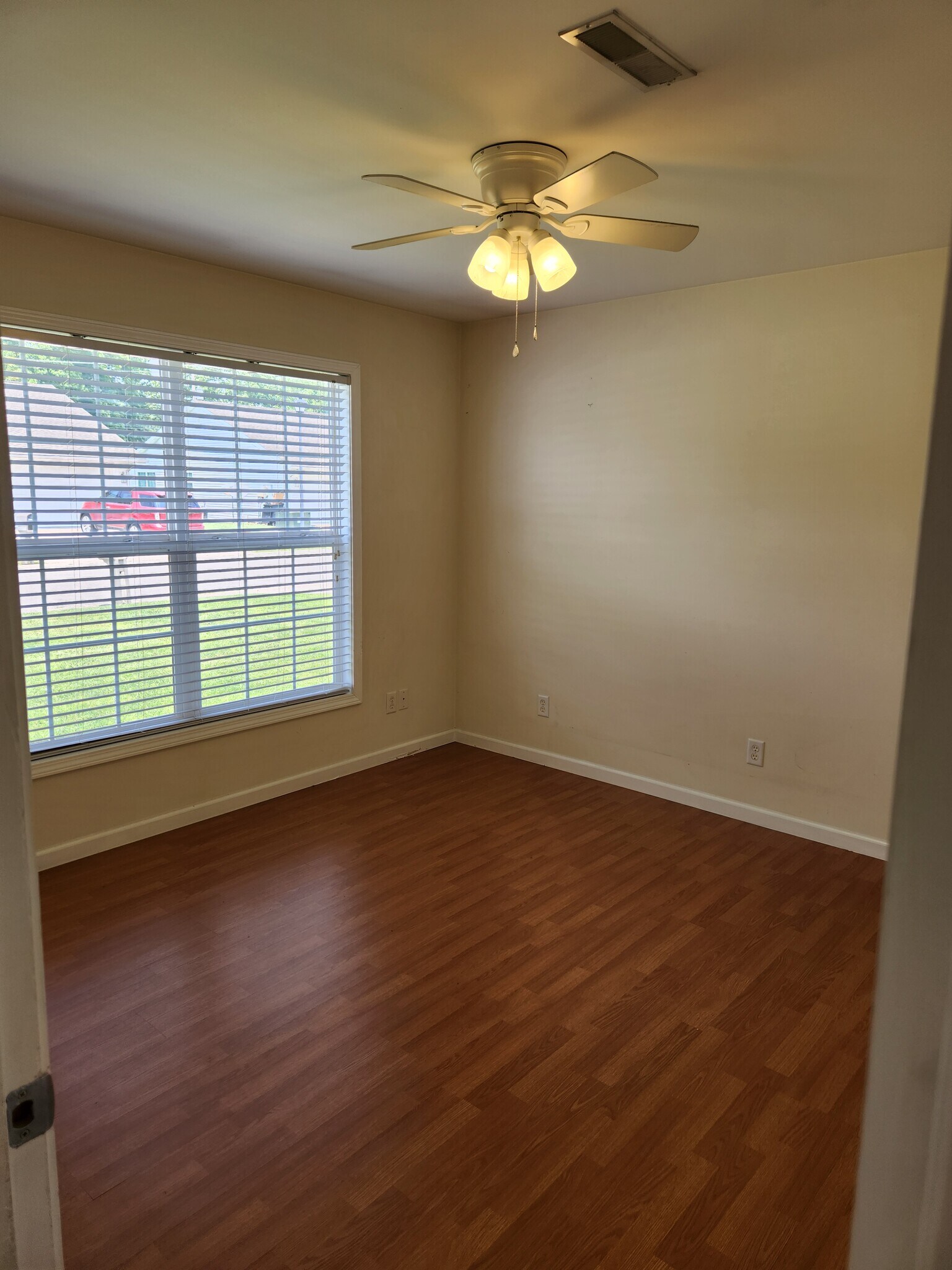 Building Photo - 1643 Landon Ln