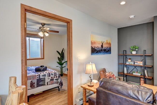Building Photo - Affordable Luxury 2b/1b in Salida — Utilit...