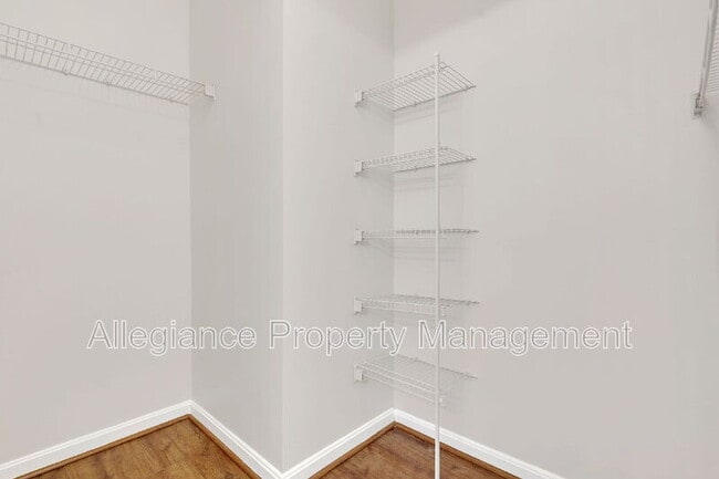 Building Photo - 4560 Strutfield Ln