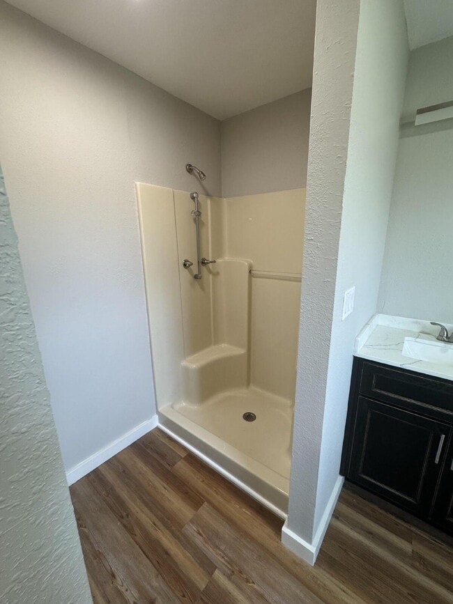 Building Photo - 1885 Everett Rd