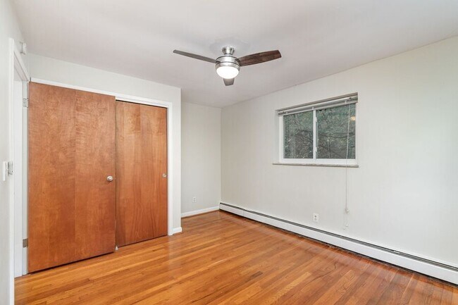 Building Photo - 3519 Linwood Ave