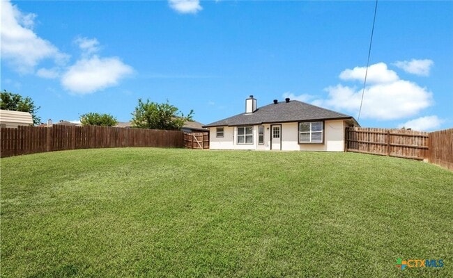 Building Photo - 2908 Southhill Dr