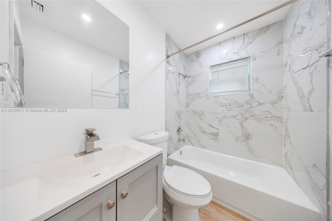 Building Photo - 6044 Funston St