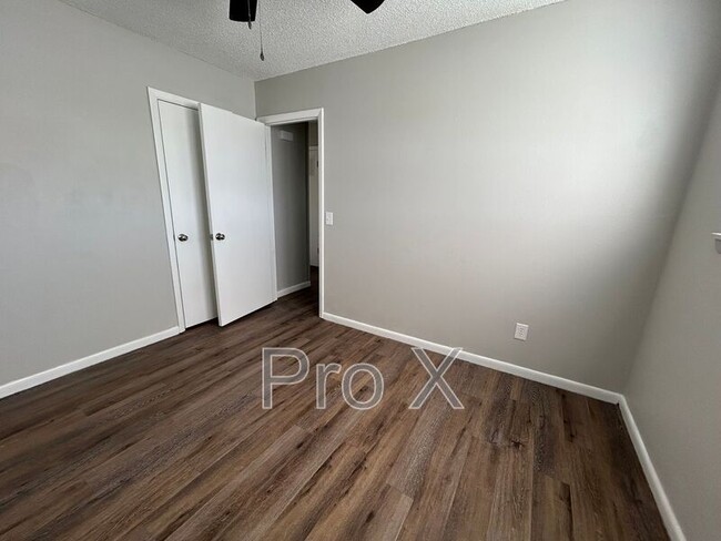 Building Photo - 740 N 6th St