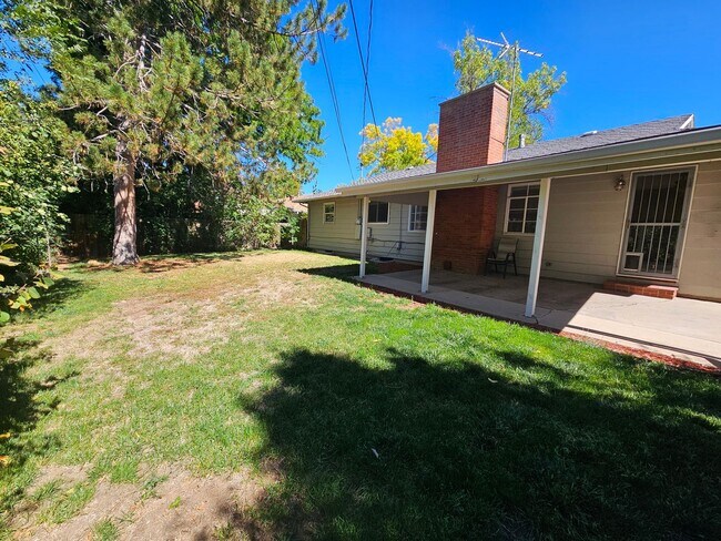 Building Photo - Virginia Village 4 Bed 3 Baths Large Yard Attached Garage Super Spacious!