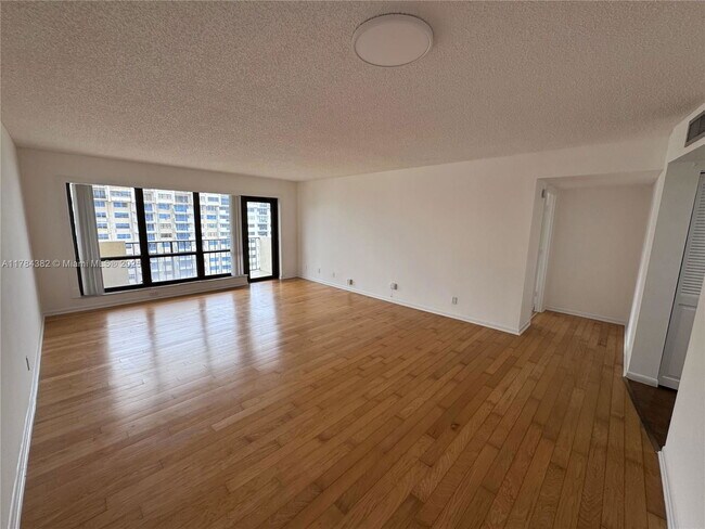 Building Photo - 5000 N Ocean Blvd