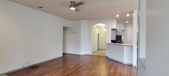 Building Photo - 4 Bedroom Home in Cibolo