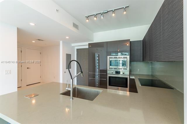 Building Photo - 1080 Brickell Ave