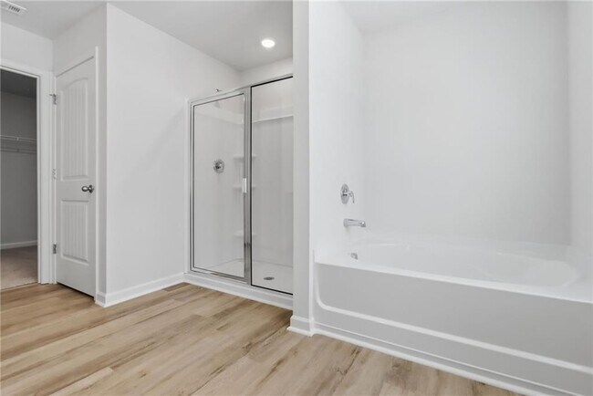 Building Photo - 21 Berryville Dr