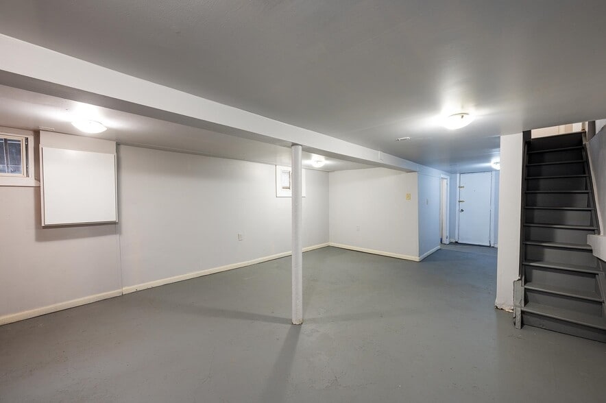 Building Photo - 233 Bidwell Ave