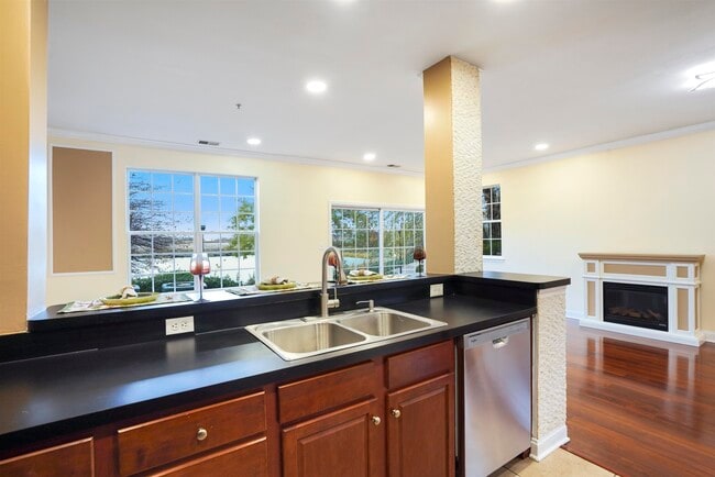 Building Photo - 80 Lyon Ct