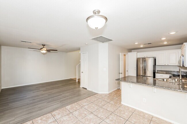 Building Photo - 6510 Abbey Door Ct