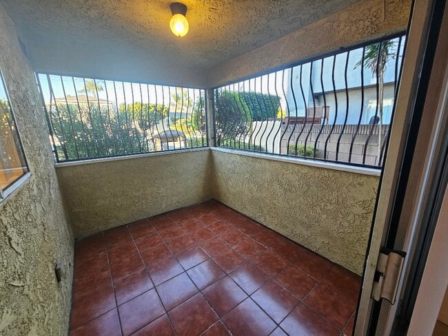 Building Photo - 9634 Park St