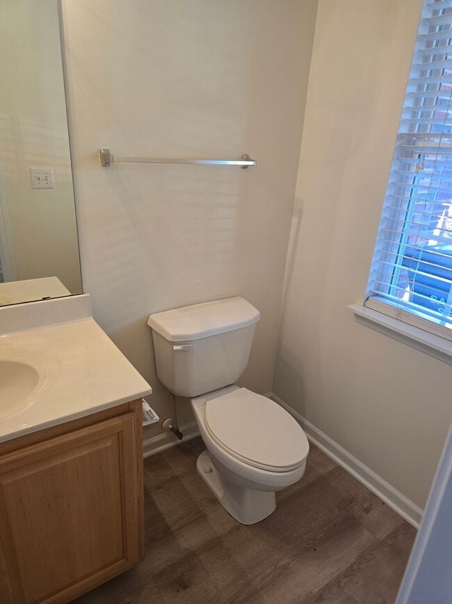 Building Photo - Townhome 2BR/2.5BA Located minutes from UNCC Campus!