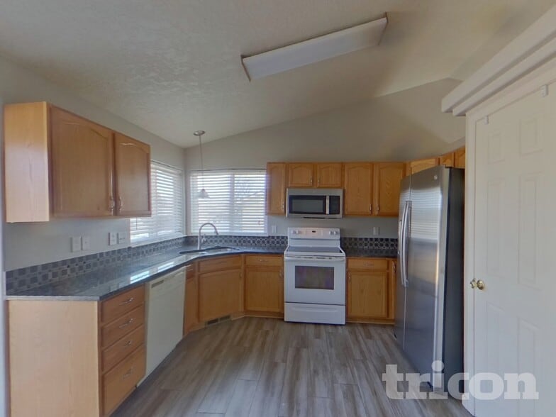 Building Photo - 1508 Ponderosa Dr