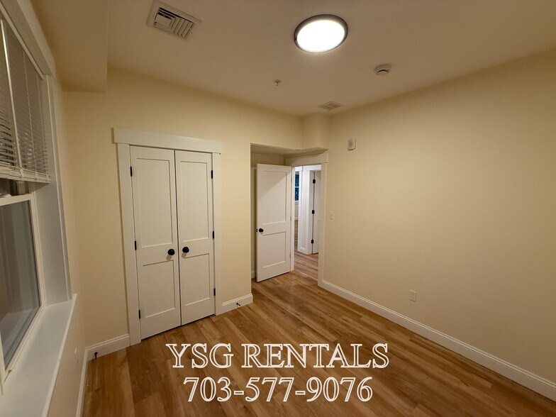 Building Photo - 14 Dorr St