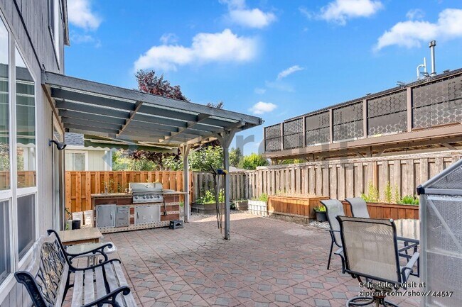 Building Photo - 3963 NW 148th Pl