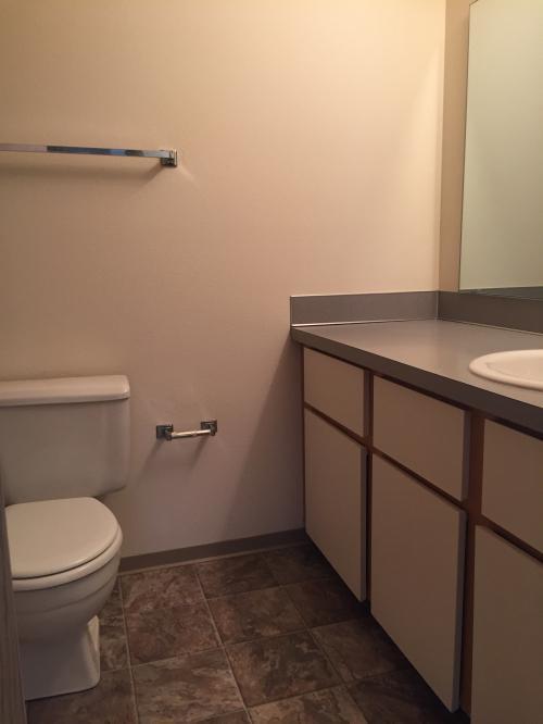 Building Photo - 2 bedroom in Seattle WA 98103