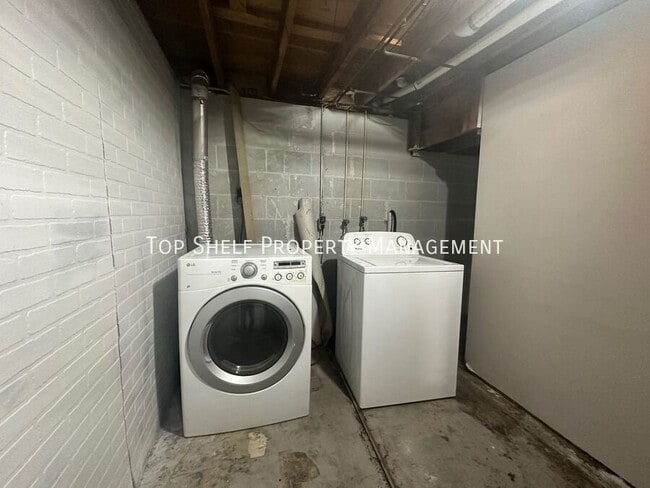 Building Photo - 607 E McKinley Ave