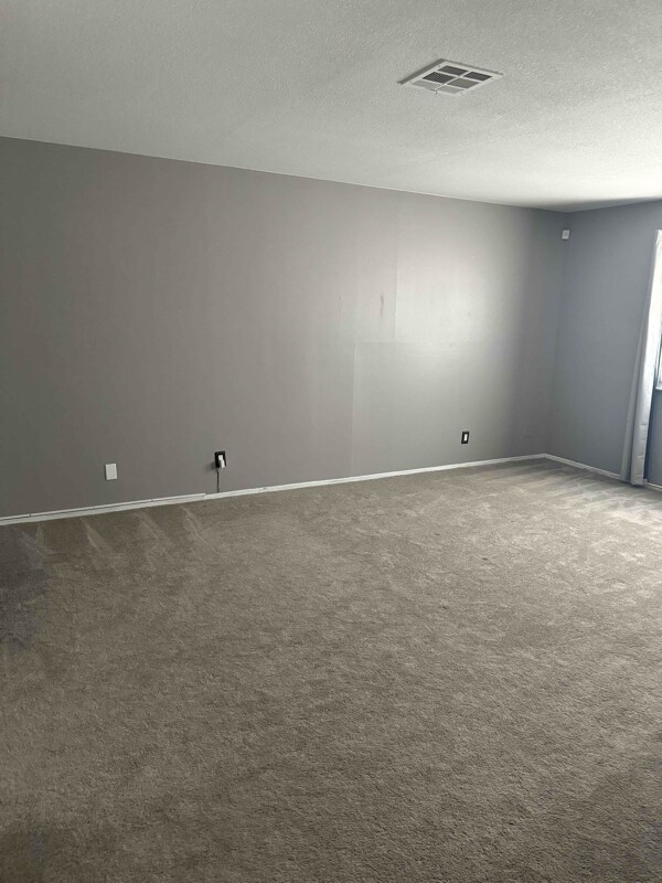 Building Photo - 580 Chelsea Dr