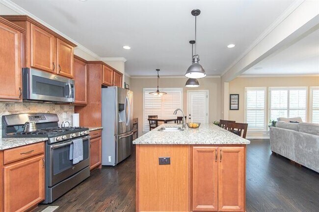 Building Photo - 8580 Village School Dr