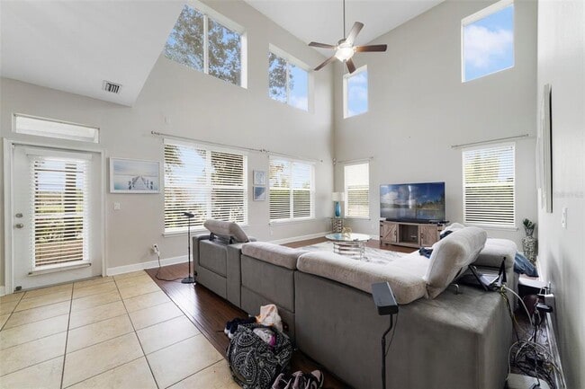 Building Photo - 12803 Holdenbury Ln