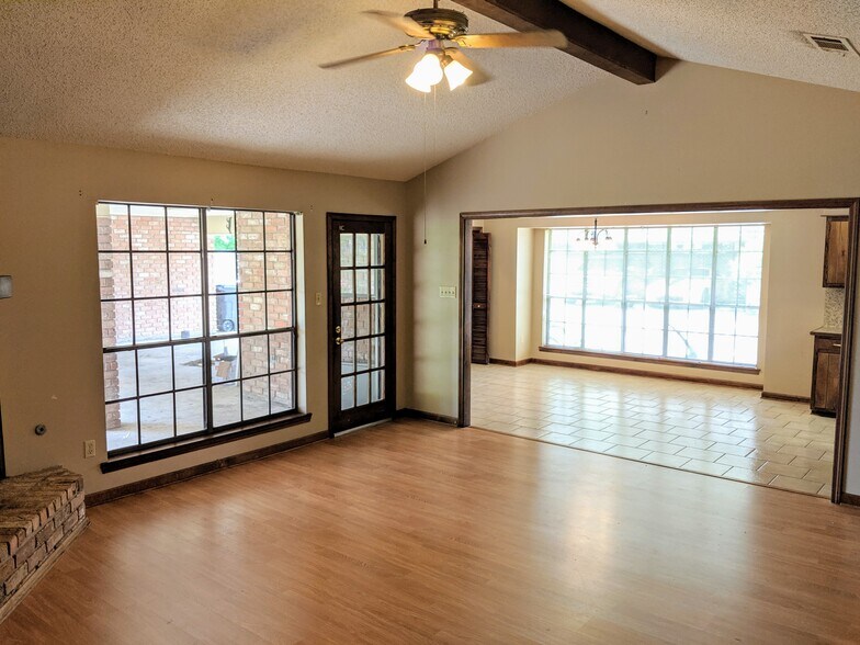 Building Photo - 2610 Bernwood Dr