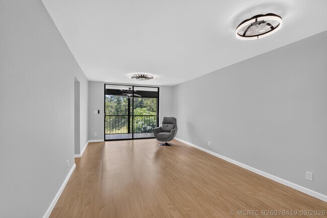 Building Photo - 6795 Huntington Ln