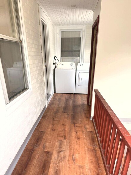 Building Photo - 44 Pearl St