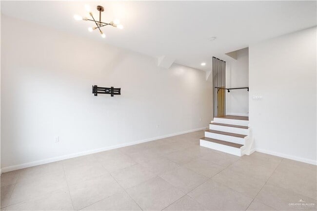 Building Photo - 15 Nassau St