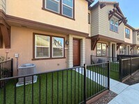 Building Photo - Modern 3BR/2.5BA Townhome in the Heart of ...