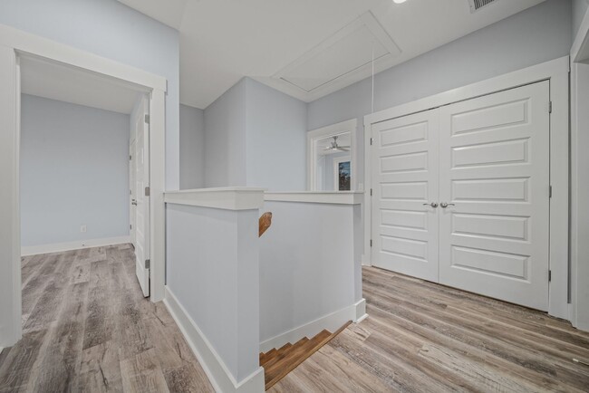 Building Photo - 1816 Scovel St