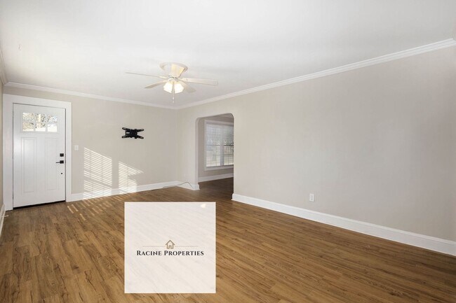 Building Photo - Charming Three Bedroom in Greer, SC