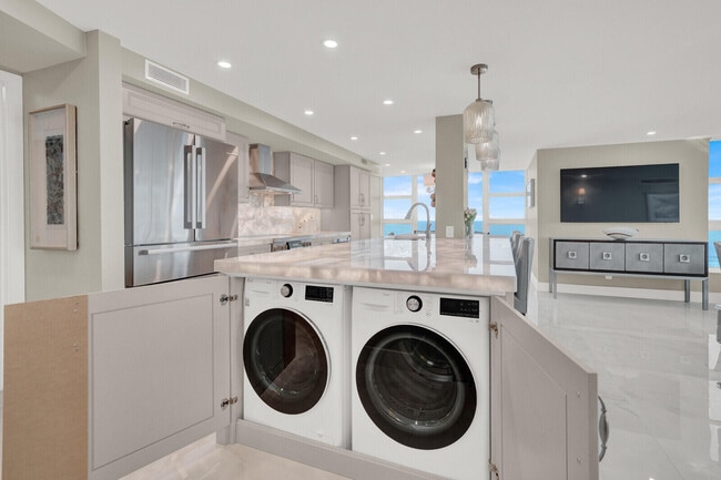 Building Photo - 1620 S Ocean Blvd