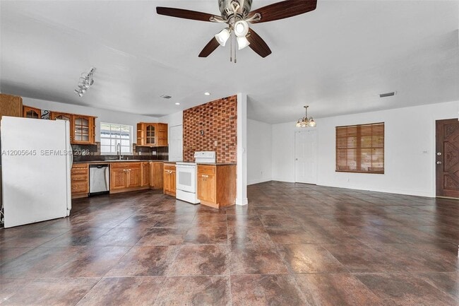 Building Photo - 9750 SW 74th St