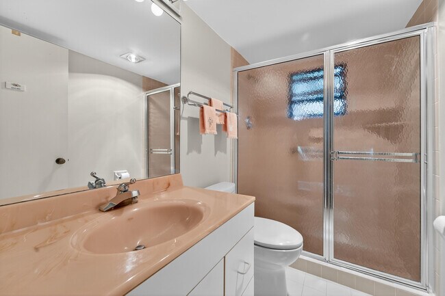 Building Photo - 6 Concourse Dr