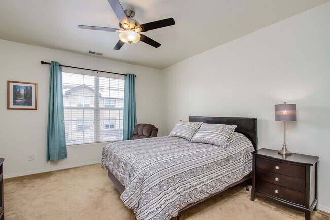 Building Photo - Stylish & Convenient Furnished Condo for Rent