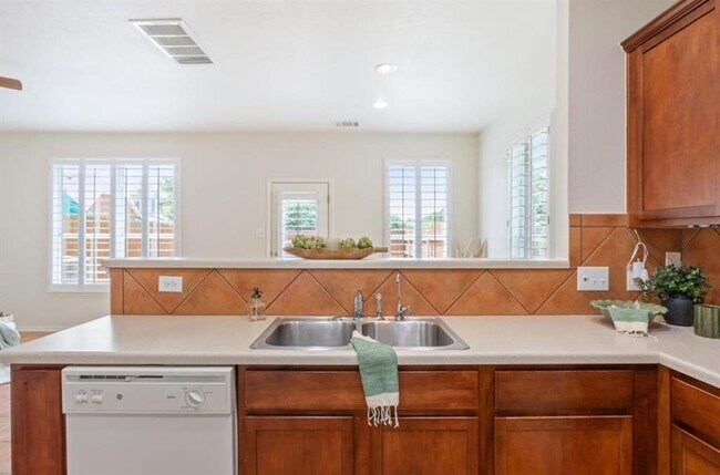 Building Photo - 97 Verde Ranch Loop