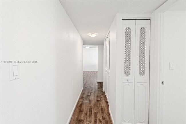 Building Photo - 20291 NE 30th Ave