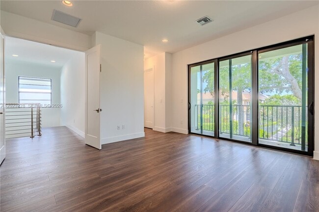 Building Photo - 1427 SW 23rd St