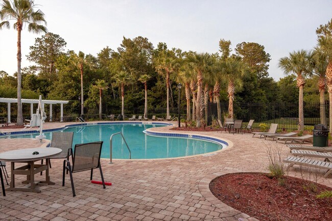 Building Photo - 76690 Timbercreek Blvd
