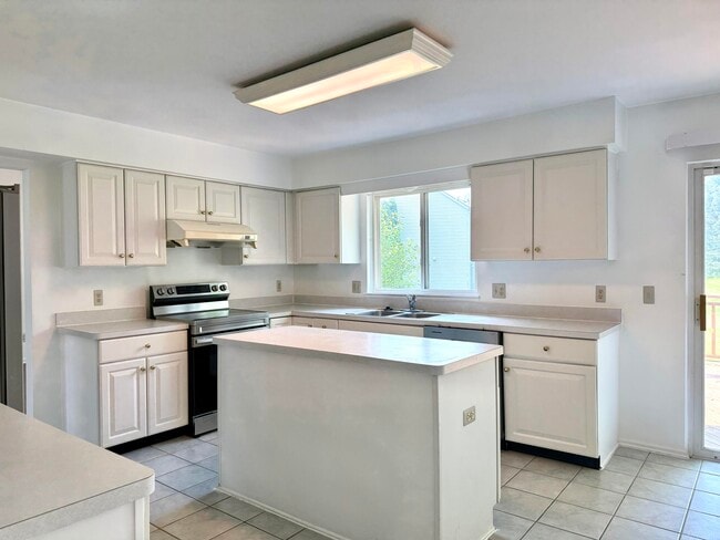 Building Photo - 2341 Timbercrest Ct