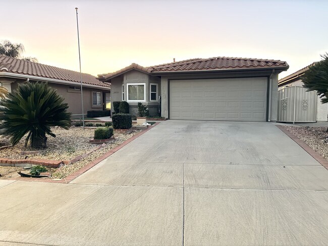 Building Photo - 28133 Vía Domador