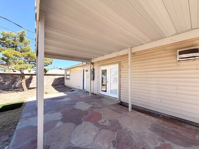 Building Photo - 6508 Evergreen Ave