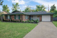 Building Photo - Newly Renovated 4 Bedroom 2 Bathroom Home ...