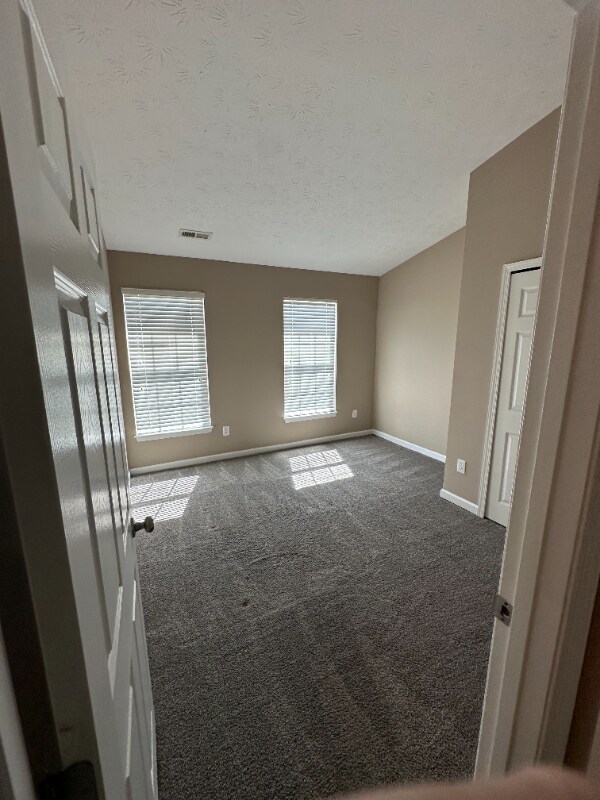 Building Photo - 1812 Rosecrans Cir