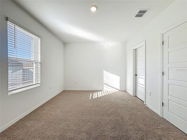 Building Photo - 2645 Olympic Ct