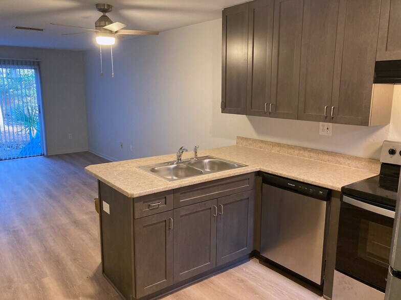 Building Photo - 1240 NW 14th Ave